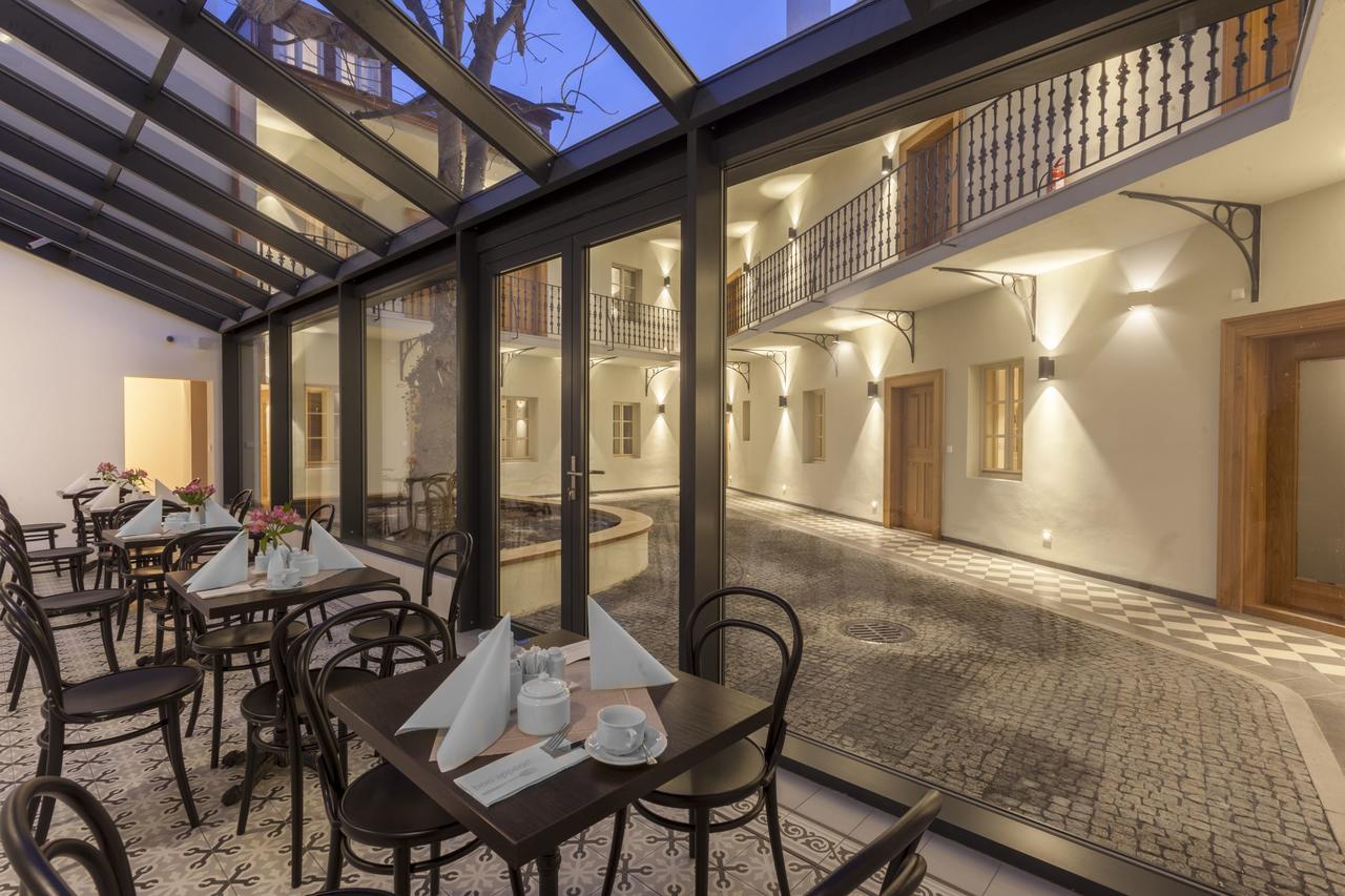 Hotel At The White Lily Prague Exterior photo